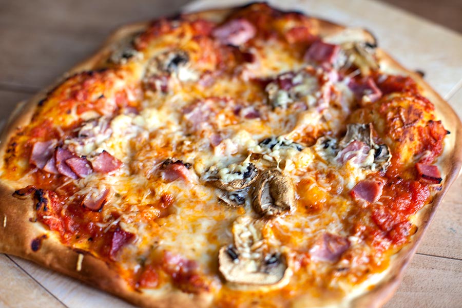 Regina Pizza using a Thermomix - KudoCook