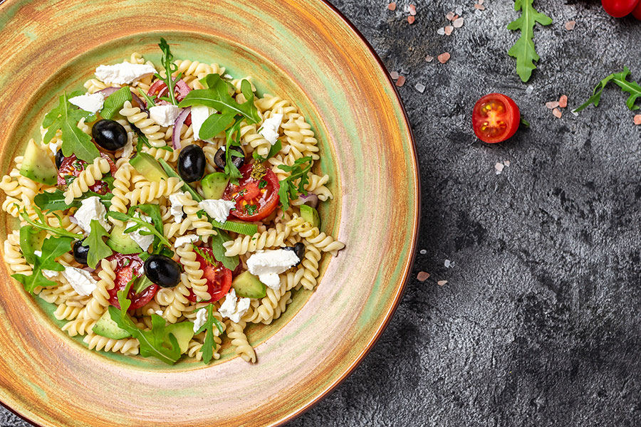 Ensalada de pasta griega utilizando un Thermomix