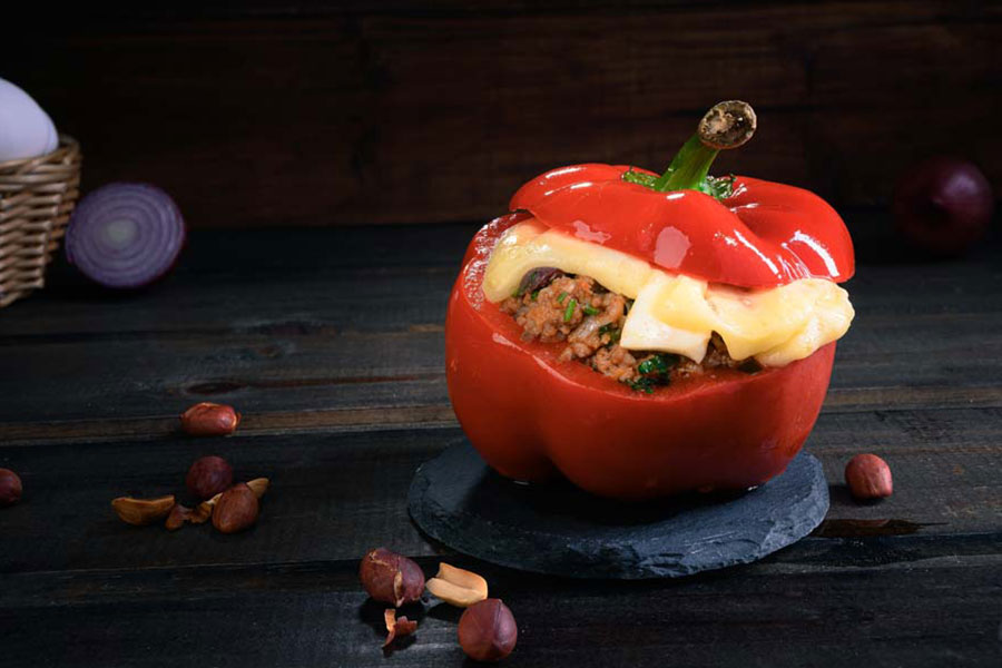 Poivrons Rouges Farcis Extravaganza utilisant un Compact Cook