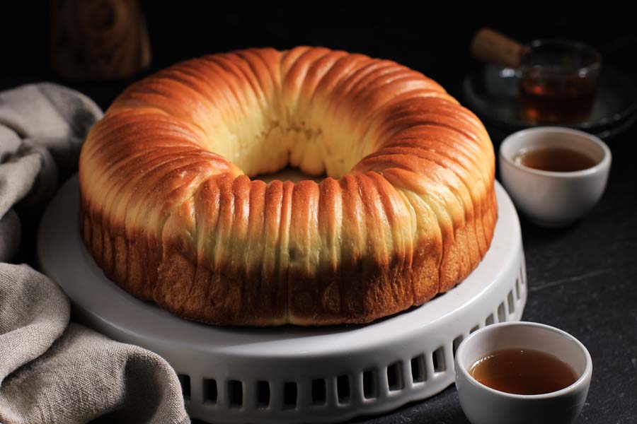 Brioche de anillo dorado utilizando un Aldi