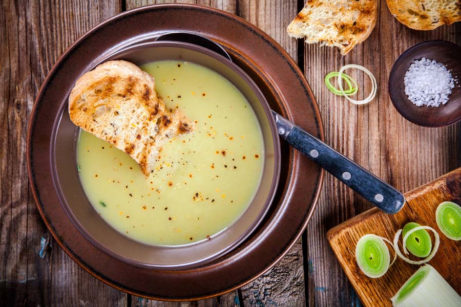 Sopa de repollo verde utilizando un Cecotec