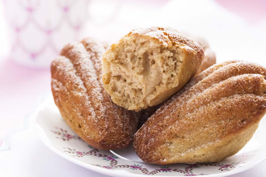 مادلين بالبسكويت الوردي باستخدام Thermomix