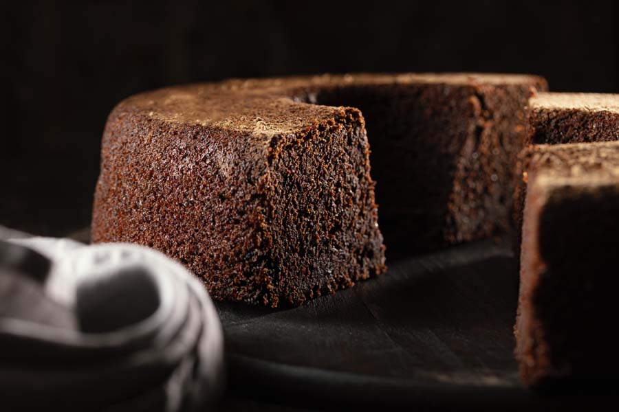 Pastel sueco de chocolate pegajoso utilizando un Compact Cook