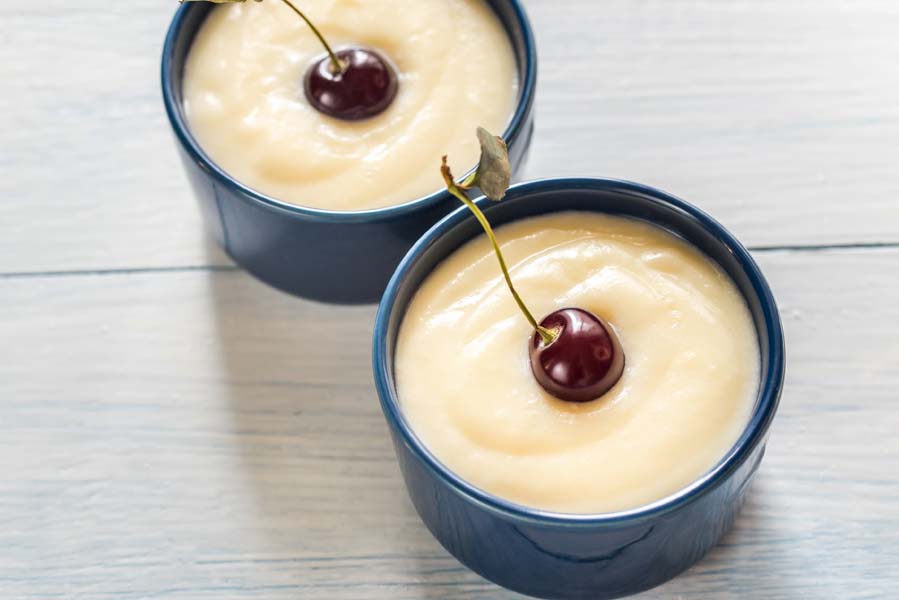 Crema inglesa con cerezas utilizando un Silvercrest Monsieur Cuisine