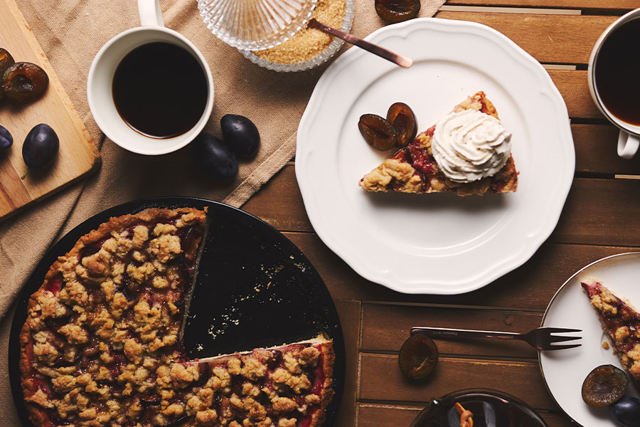 Tarta brioche de ciruelas con streusel utilizando un Thermomix