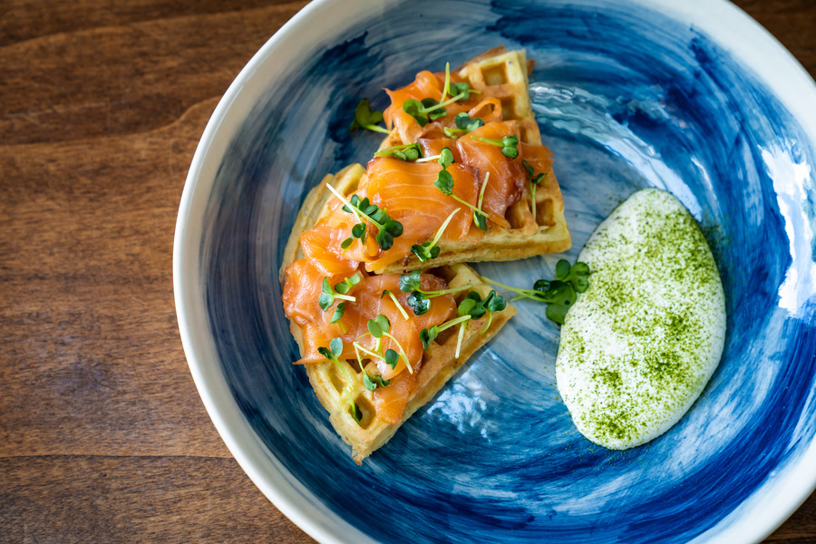 Potato waffles with smoked salmon using a Lufthous