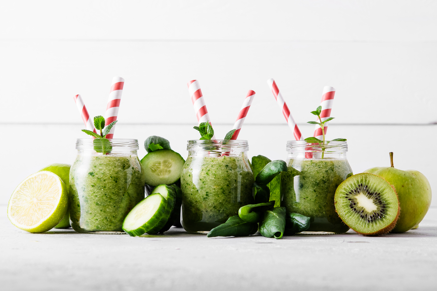 Healthy kiwi cucumber and parsley smoothie using a Create