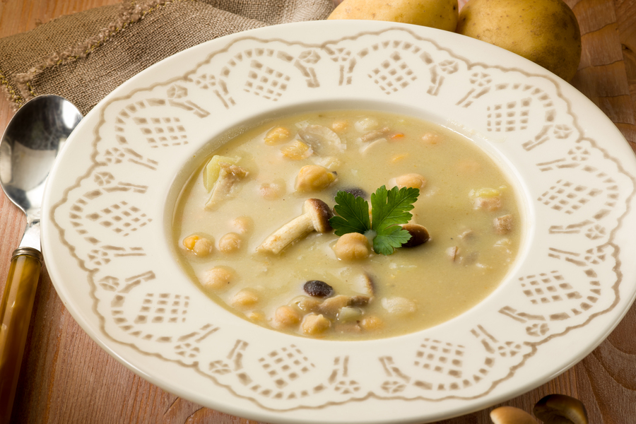 Velouté de champignons, pois chiches et fromage de chèvre utilisant un Thermomix