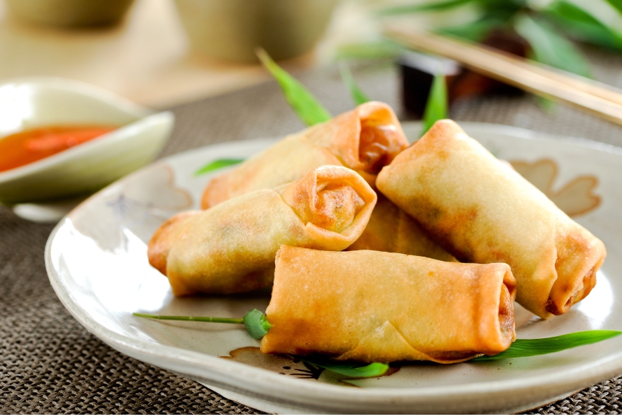Crujiente pequeño de queso de cabra y aceitunas utilizando un Magefesa