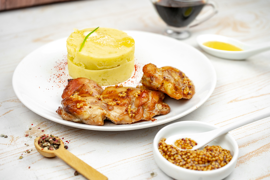 Pollo a la mostaza a la antigua utilizando un Arthur Martin