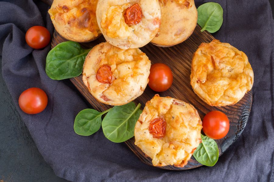 Muffins Salés au Thon et Tomates utilisant un Thermomix
