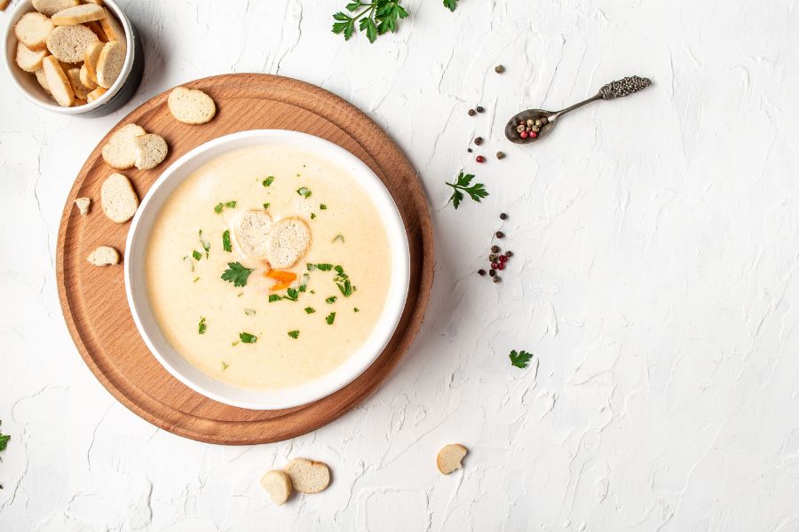 Velouté crémeux de topinambours utilisant un Thermomix
