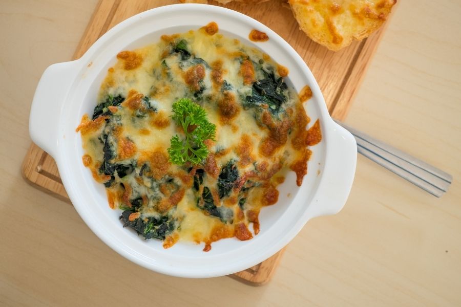 غراتان السلق الكريمي باستخدام Silvercrest Monsieur Cuisine