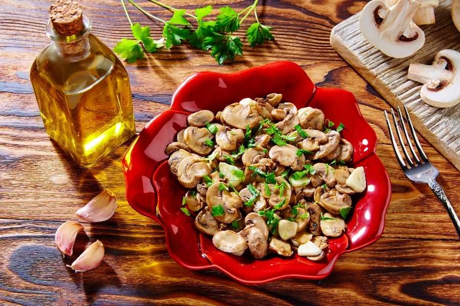 Ramequins crémeux aux champignons et à l'ail utilisant un Thermomix