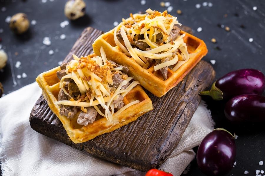 Bocaditos de Gofre Philly Cheesesteak utilizando un Thermomix
